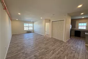 327 Pine St, Pawtucket, RI 02860 - Photo 2