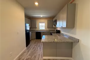 327 Pine St, Pawtucket, RI 02860 - Photo 6