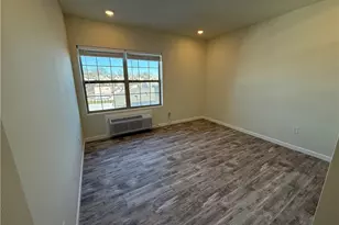 327 Pine St, Pawtucket, RI 02860 - Photo 4