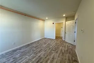 327 Pine St, Pawtucket, RI 02860 - Photo 8