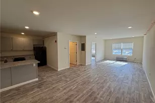 327 Pine St, Pawtucket, RI 02860 - Photo 4