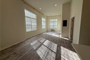 327 Pine St, Pawtucket, RI 02860 - Photo 2