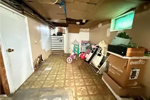 218 Hamilton St, Providence, RI 02907 - Photo 28