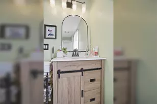 208 Simmonsville Ave, Johnston, RI 02919 - Photo 10