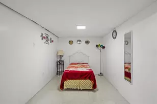 39 Clinton St, Pawtucket, RI 02861 - Photo 18