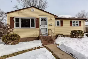 266 Vineyard Rd, Warwick, RI 02889 - Photo 1