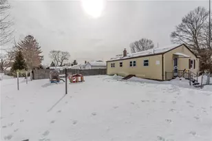 266 Vineyard Rd, Warwick, RI 02889 - Photo 28