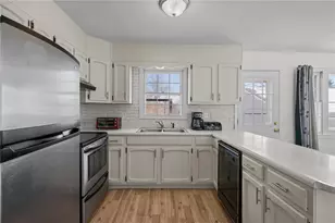 11 Barton Ln, Middletown, RI 02842 - Photo 16