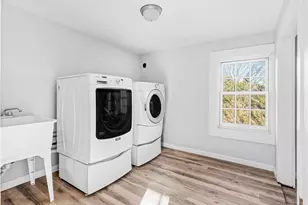 1382 Hope St, Bristol, RI 02809 - Photo 16