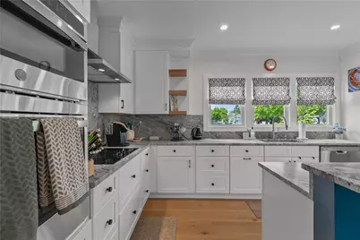 109 Carroll Avenue, Newport, RI 02840 - Photo 10