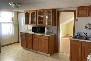 83 Titus St, Cumberland, RI 02864 - Photo 4