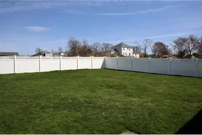 556 Metacom Avenue, Bristol, RI 02809 - Photo 18