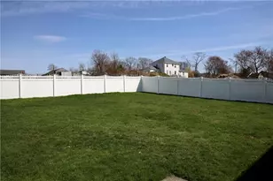 556 Metacom Ave, Bristol, RI 02809 - Photo 18