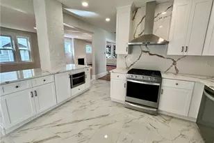 141 Elton St, Providence, RI 02906 - Photo 4