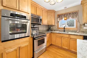 55 Togansett Rd, Providence, RI 02910 - Photo 10
