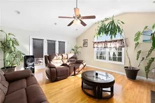 55 Togansett Rd, Providence, RI 02910 - Photo 16