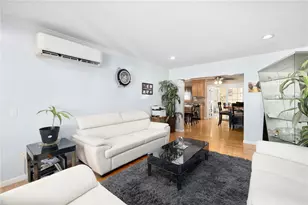 55 Togansett Rd, Providence, RI 02910 - Photo 6