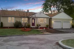 55 Togansett Rd, Providence, RI 02910 - Photo 2