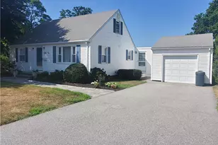139 Coggeshall Ave, Newport, RI 02840 - Photo 1