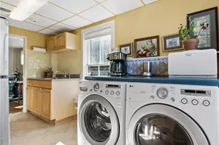 32 School St, Newport, RI 02840 - Photo 10