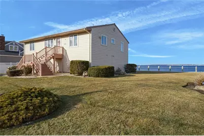 240 Shawomet Avenue, Warwick, RI 02889 - Photo 4