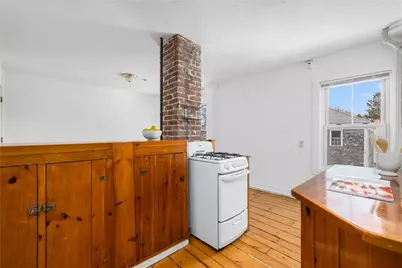 14 Brinley Street #3, Newport, RI 02840 - Photo 6