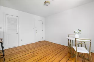 14 Brinley St, Newport, RI 02840 - Photo 2