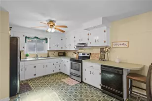 25 Fisher St, North Providence, RI 02911 - Photo 12