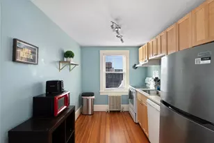 21 Spring St, Newport, RI 02840 - Photo 4