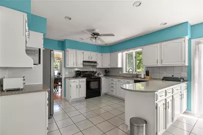 20 Morrison Avenue, Middletown, RI 02840 - Photo 10