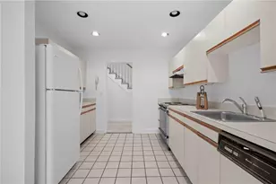 510 Corey Ln, Middletown, RI 02842 - Photo 8