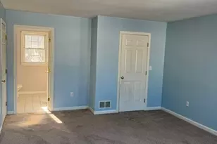 22 Derby Ln, Cranston, RI 02921 - Photo 8