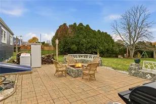 11 Roy Ave, Middletown, RI 02842 - Photo 4