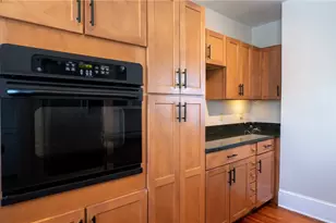 446 Broadway, Newport, RI 02840 - Photo 8