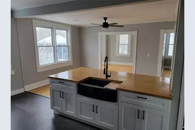 13 Livingston Place, Middletown, RI 02842 - Photo 6