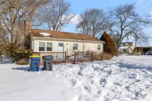 8 Anchorage Rd, Narragansett, RI 02882 - Photo 2