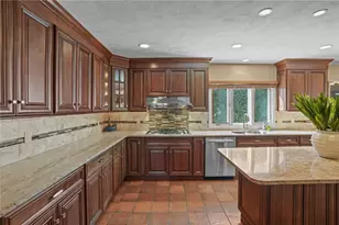 82 Mountain Laurel Dr, Cranston, RI 02920 - Photo 8