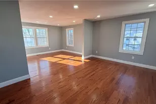 35 Hurley Ave, Pawtucket, RI 02860 - Photo 6