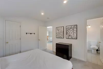 26 Cliff Avenue #4, Newport, RI 02840 - Photo 18