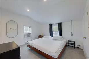 26 Cliff Ave, Newport, RI 02840 - Photo 16