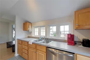 26 Cliff Ave, Newport, RI 02840 - Photo 10