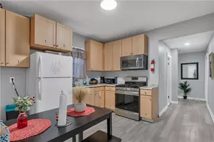 38 Mitchell St, Providence, RI 02907 - Photo 4