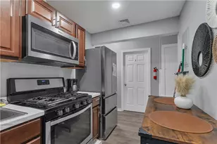 38 Mitchell St, Providence, RI 02907 - Photo 24