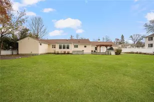 275 Meshanticut Valley Pkwy, Cranston, RI 02920 - Photo 44