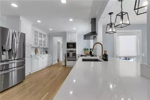 275 Meshanticut Valley Pkwy, Cranston, RI 02920 - Photo 14