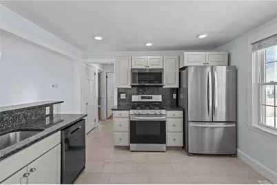 22 Phillips Avenue, Warwick, RI 02888 - Photo 4