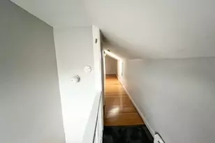 10 Hammond St, Newport, RI 02840 - Photo 12