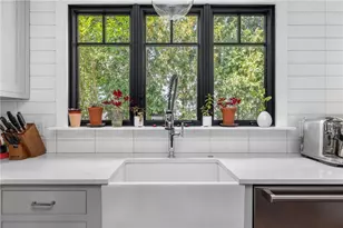 41 Hunter Ave, Newport, RI 02840 - Photo 12