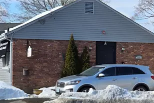 1697 Warwick Ave Ave, Warwick, RI 02889 - Photo 1