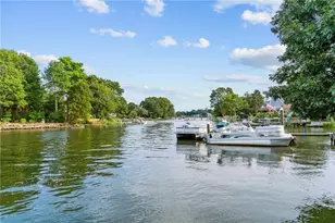 93 Riverside Dr, Wakefield, RI 02879 - Photo 2